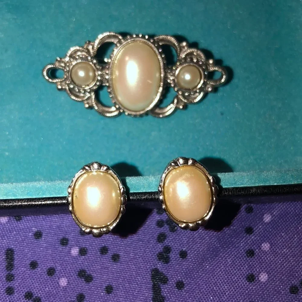 Vintage Silver Tone Pearl Brooch & Earrings Set